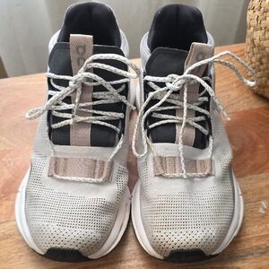 On Running Cloudnova Stylish Gray and Black Sneakers Size W7